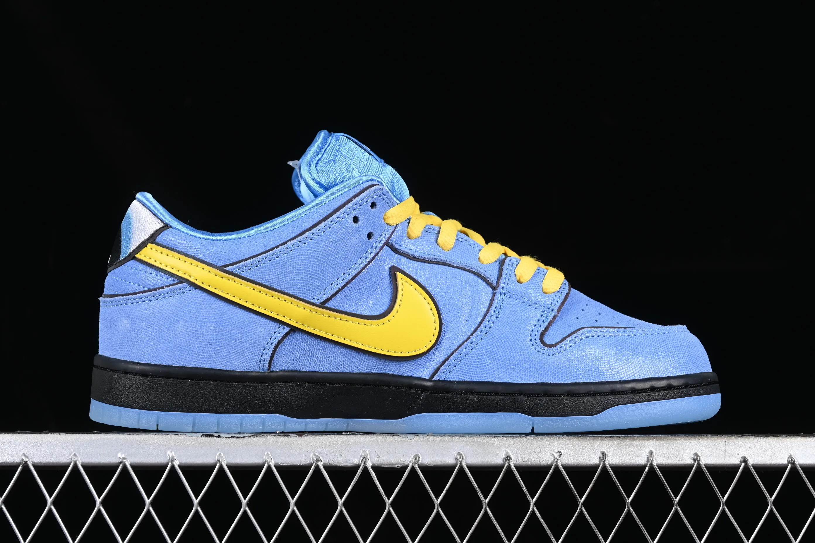 All Categories Nk SB Dunk Series Nk SB Dunk Low Low-top sneakers Pure original version The Powerpuff Girls x Nk SB Dunk Low Powerpuff Girls joint model Low-top casual sneakers FZ8320-400